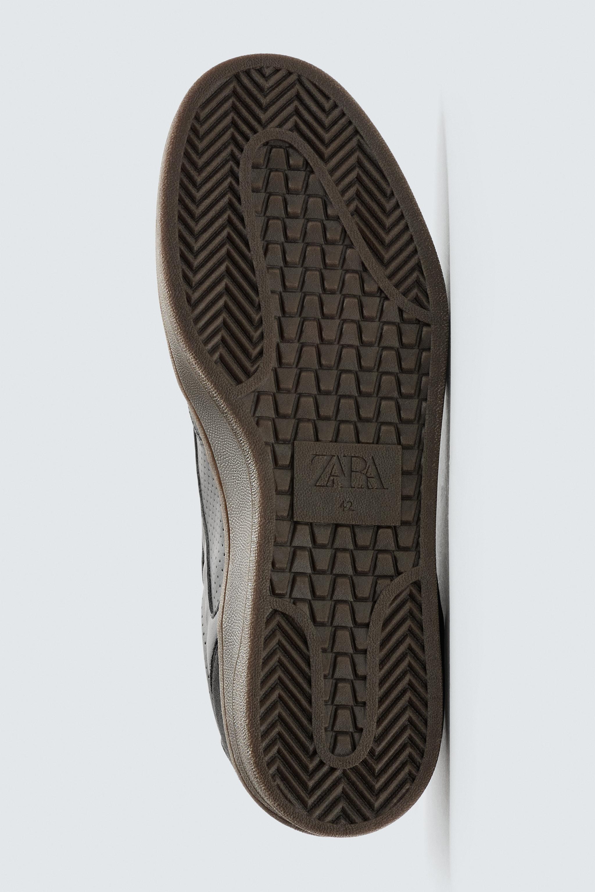 CONTRAST SOLE SNEAKERS